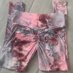 Pink Tie-Dye Scrunch Butt leggings